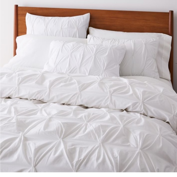 West Elm Cotton Pintuck King Duvet Cover, 2 King Shams, PLUS 2 Euro Shams